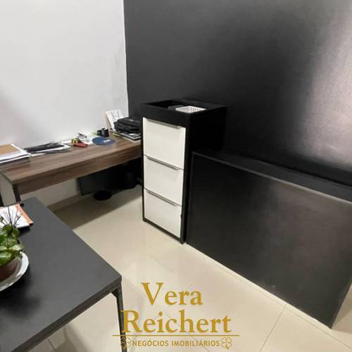 SALA COMERCIAL NA MEIA PRAIA