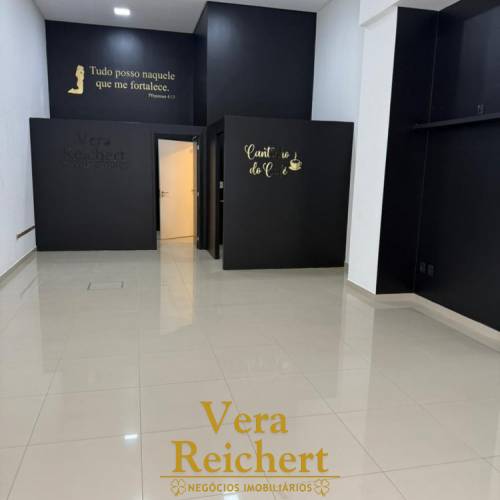 SALA COMERCIAL NA MEIA PRAIA