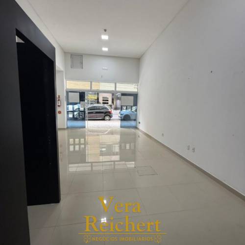 SALA COMERCIAL NA MEIA PRAIA