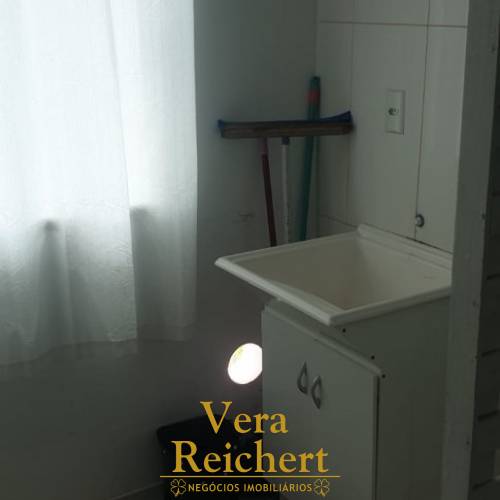 DISP 13/04 - APARTAMENTO LOCA��O ANUAL 3 QUARTOS 