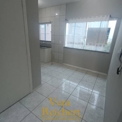 APARTAMENTO 2 QUARTOS NA MEIA PRAIA