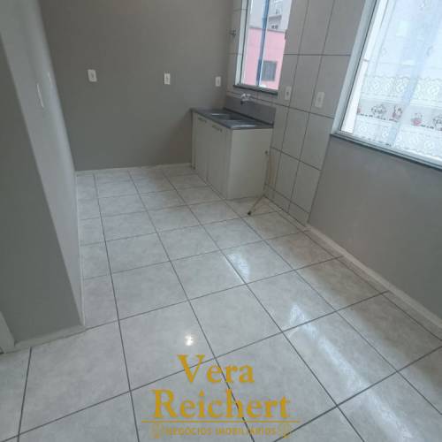 APARTAMENTO 2 QUARTOS NA MEIA PRAIA
