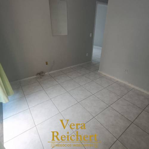 APARTAMENTO 2 QUARTOS NA MEIA PRAIA