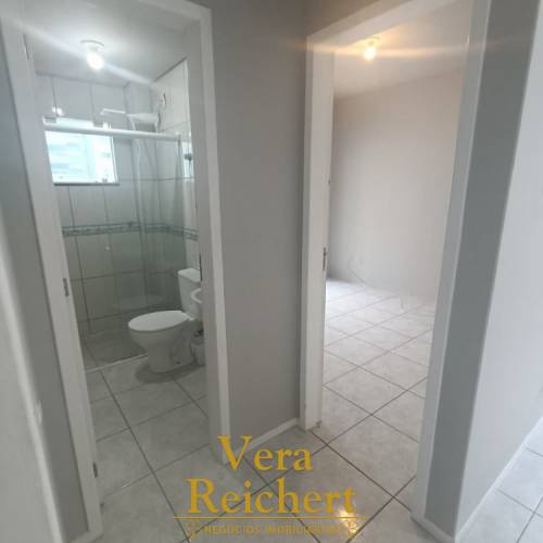 APARTAMENTO 2 QUARTOS NA MEIA PRAIA