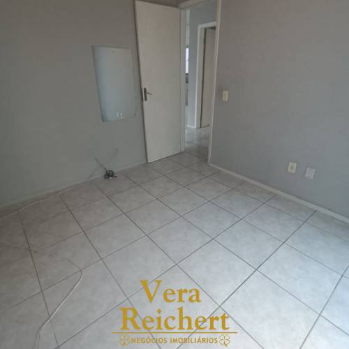 APARTAMENTO 2 QUARTOS NA MEIA PRAIA