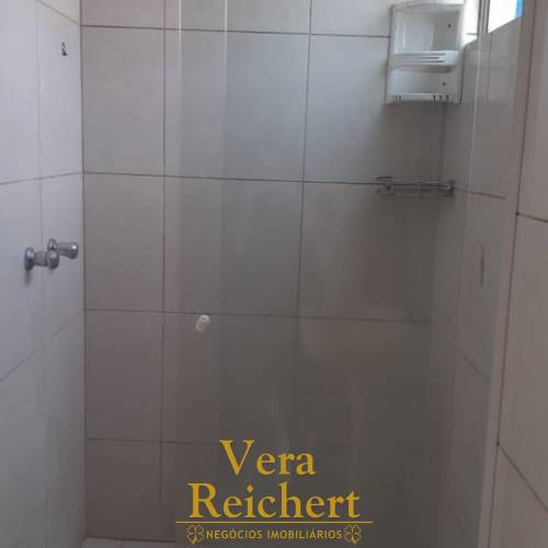 DISP. 10/04 - APTO 2 QUARTOS CENTRO A 100 M MAR