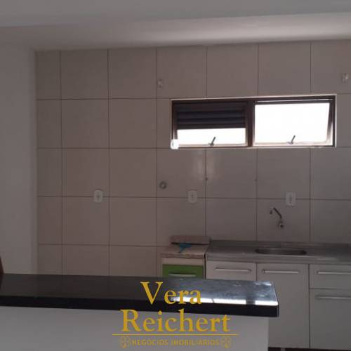 DISP. 10/04 - APTO 2 QUARTOS CENTRO A 100 M MAR