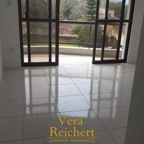 DISP. 10/04 - APTO 2 QUARTOS CENTRO A 100 M MAR