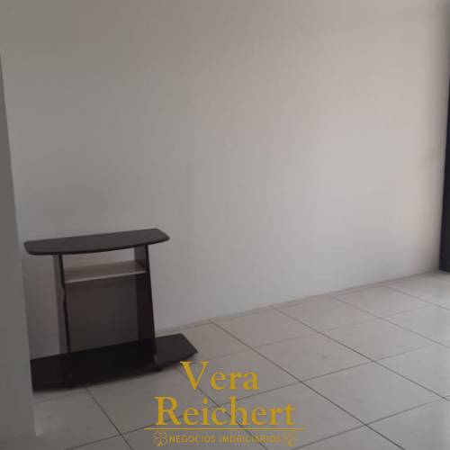 DISP. 10/04 - APTO 2 QUARTOS CENTRO A 100 M MAR