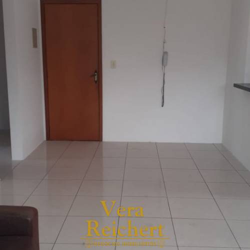 DISP. 10/04 - APTO 2 QUARTOS CENTRO A 100 M MAR