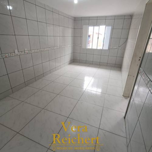 APTO DE 1 QUARTO NA RUA 428 SEM CAU��O 