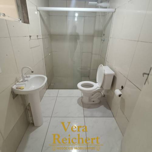 APTO DE 1 QUARTO NA RUA 428 SEM CAU��O 