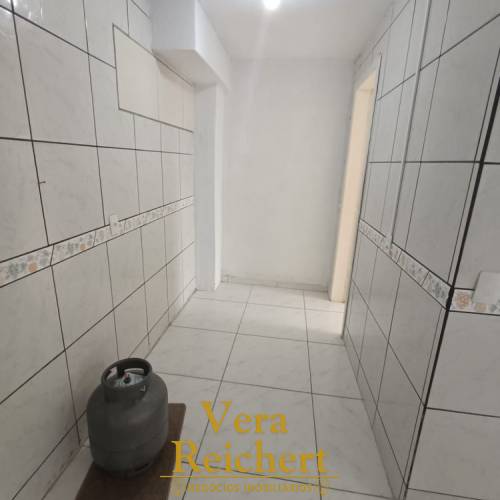 APTO DE 1 QUARTO NA RUA 428 SEM CAU��O 