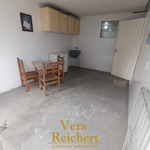 APTO DE 1 QUARTO NA RUA 428 SEM CAU��O 