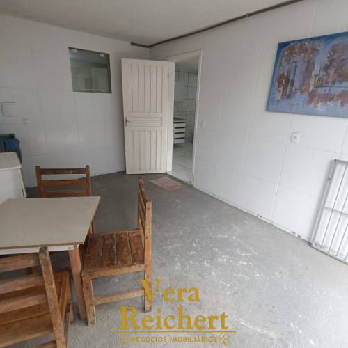 APTO DE 1 QUARTO NA RUA 428 SEM CAU��O 