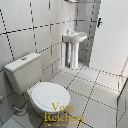 KITNET AMPLA - RUA 444 - SEM CAU��O