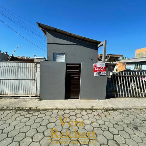 KITNET NA RUA 432 NO BAIRRO MORRETES