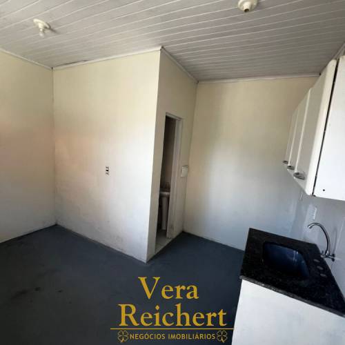 LOCA��O ANUAL - RUA 460, N� 863 - KITNET 09. 