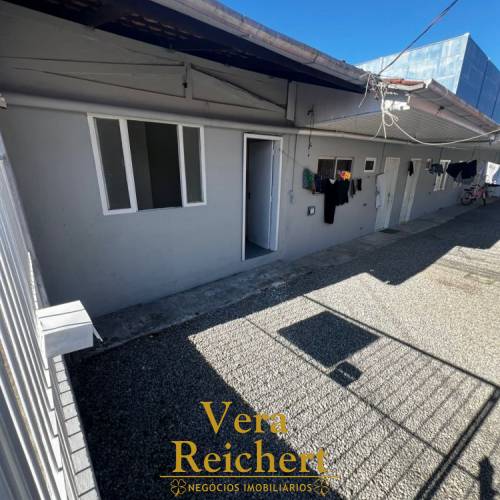 LOCA��O ANUAL - RUA 460, N� 863 - KITNET 09. 