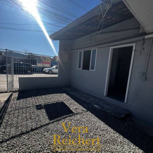 LOCA��O ANUAL - RUA 460, N� 863 - KITNET 09. 