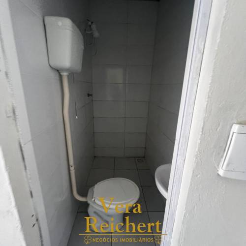 LOCA��O ANUAL - RUA 460, N� 863 - KITNET 09. 