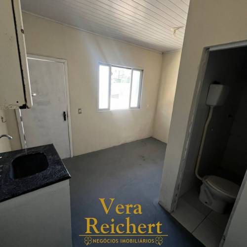 LOCA��O ANUAL - RUA 460, N� 863 - KITNET 09. 