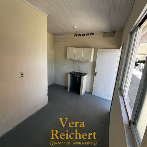 LOCA��O ANUAL - RUA 460, N� 863 - KITNET 09. 