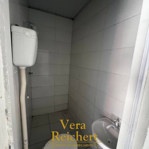LOCA��O ANUAL - RUA 460, N� 863 - KITNET 09. 
