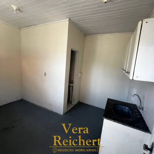 LOCA��O ANUAL - RUA 460, N� 863 - KITNET 09. 