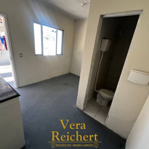LOCA��O ANUAL - RUA 460, N� 863 - KITNET 09. 