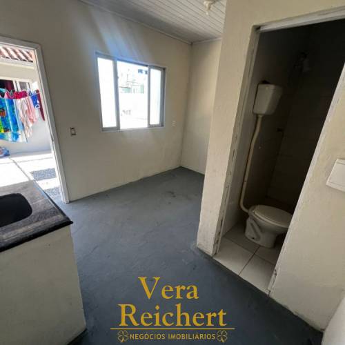 LOCA��O ANUAL - RUA 460, N� 863 - KITNET 09. 