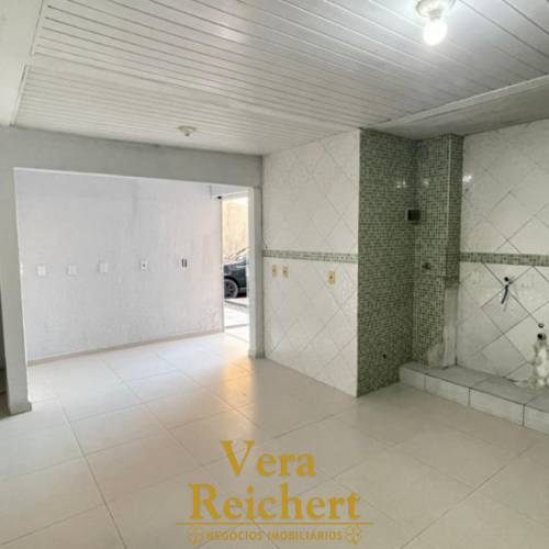 KITNET 03 - ALUGUEL ANUAL - RUA 446 - SEM CAUO 