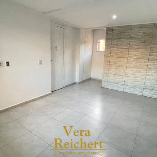 KITNET 03 - ALUGUEL ANUAL - RUA 446 - SEM CAUO 