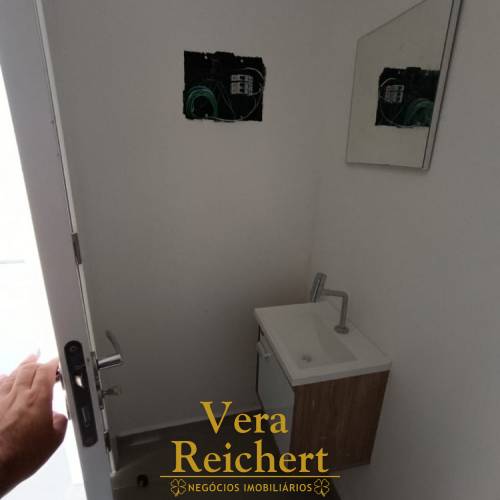 Sobrado de 2 quartos sendo 1 suite no morretes