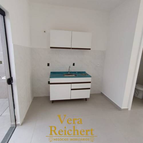 Sobrado de 2 quartos sendo 1 suite no morretes