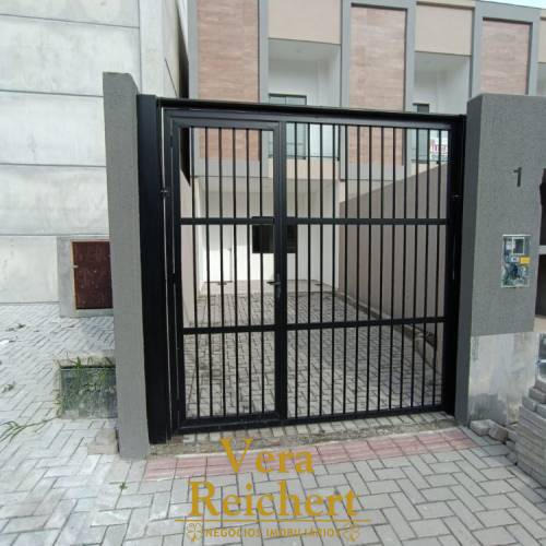 Sobrado de 2 quartos sendo 1 suite no morretes