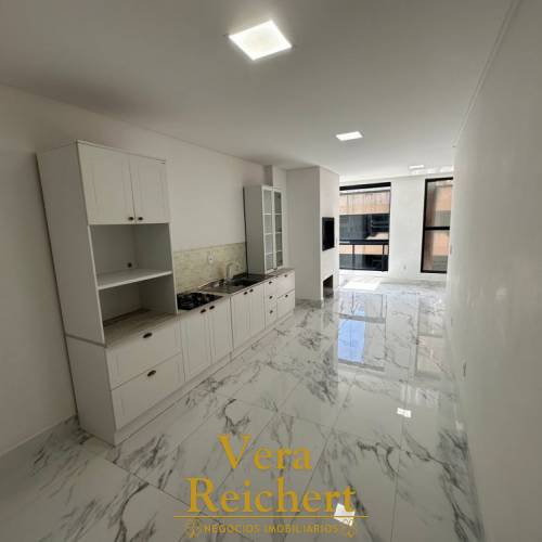 RES. SPLENDORE - RUA 282 - APTO 301 - MEIA PRAIA