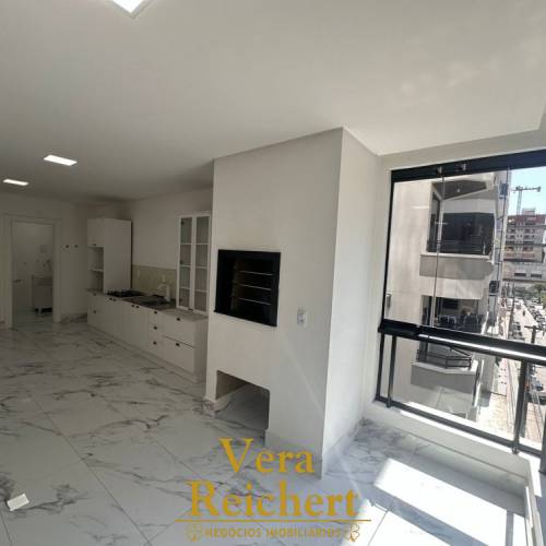 RES. SPLENDORE - RUA 282 - APTO 301 - MEIA PRAIA