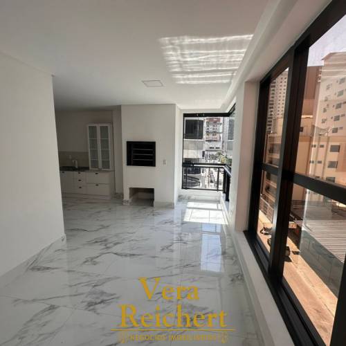 RES. SPLENDORE - RUA 282 - APTO 301 - MEIA PRAIA
