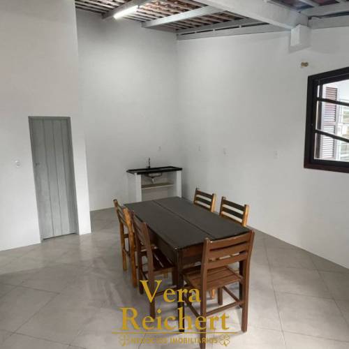 CASA 2 QUARTOS EM PORTO BELO