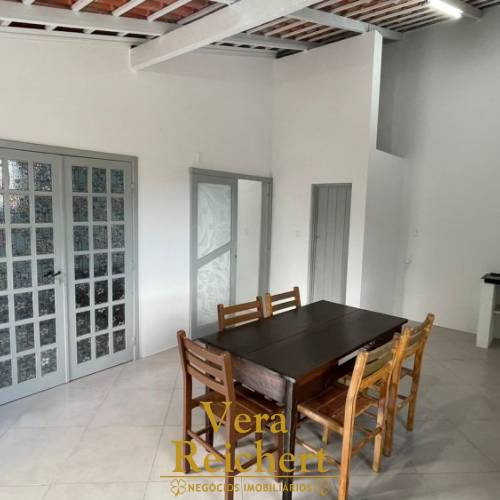 CASA 2 QUARTOS EM PORTO BELO