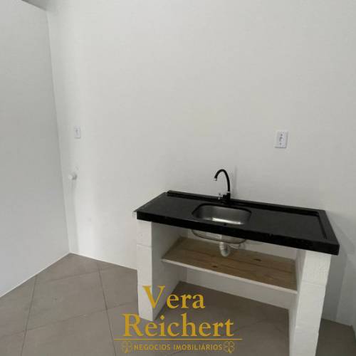 CASA 2 QUARTOS EM PORTO BELO