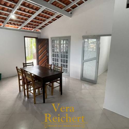 CASA 2 QUARTOS EM PORTO BELO