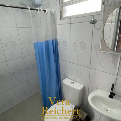 CASA 2 QUARTOS EM PORTO BELO