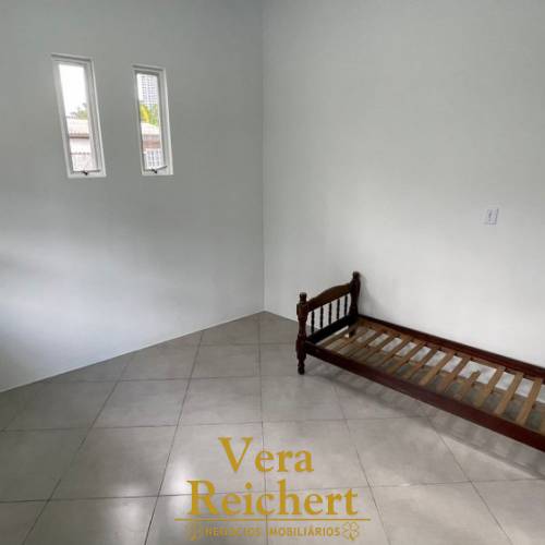 CASA 2 QUARTOS EM PORTO BELO