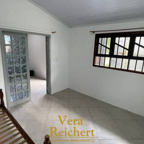 CASA 2 QUARTOS EM PORTO BELO