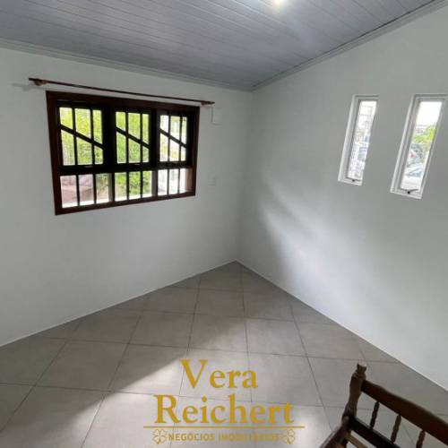 CASA 2 QUARTOS EM PORTO BELO