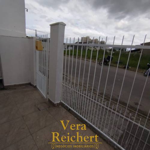 CASA 2 QUARTOS NO BAIRRO MORRETES