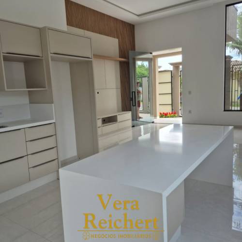 CASA ALTO PADRO A VENDA NO MORRETES - ITAPEMA