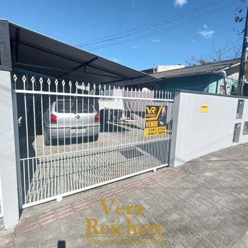 CASA  A VENDA NO MORRETES EM ITAPEMA